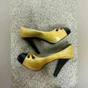 CHANEL Two-Tone Yellow and Black Heels